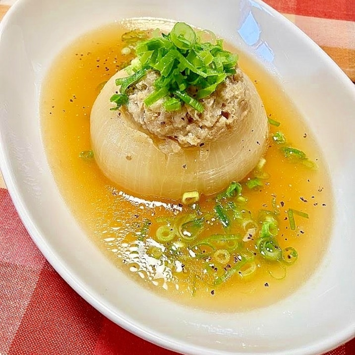 絶品!新玉ねぎの丸ごと肉詰めスープ